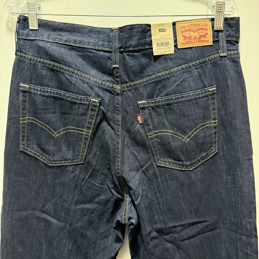 Levi's Women's 80's Mom Jeans Size 31x30 Blue High Rise Relaxed Hip NEW WITH TAG - Picture 6 of 10